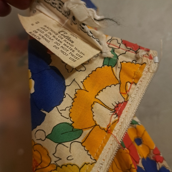 VINTAGE 70S ASSEMBLAGE BRIGHT FLORAL LACE UP FRONT BABYDOLL COTTON MAXI DRESS - Picture 5 of 6